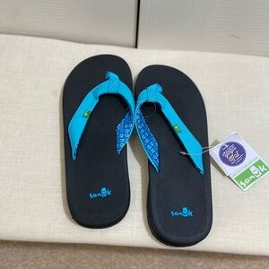 Sanuk Black and Teal Flip Flops